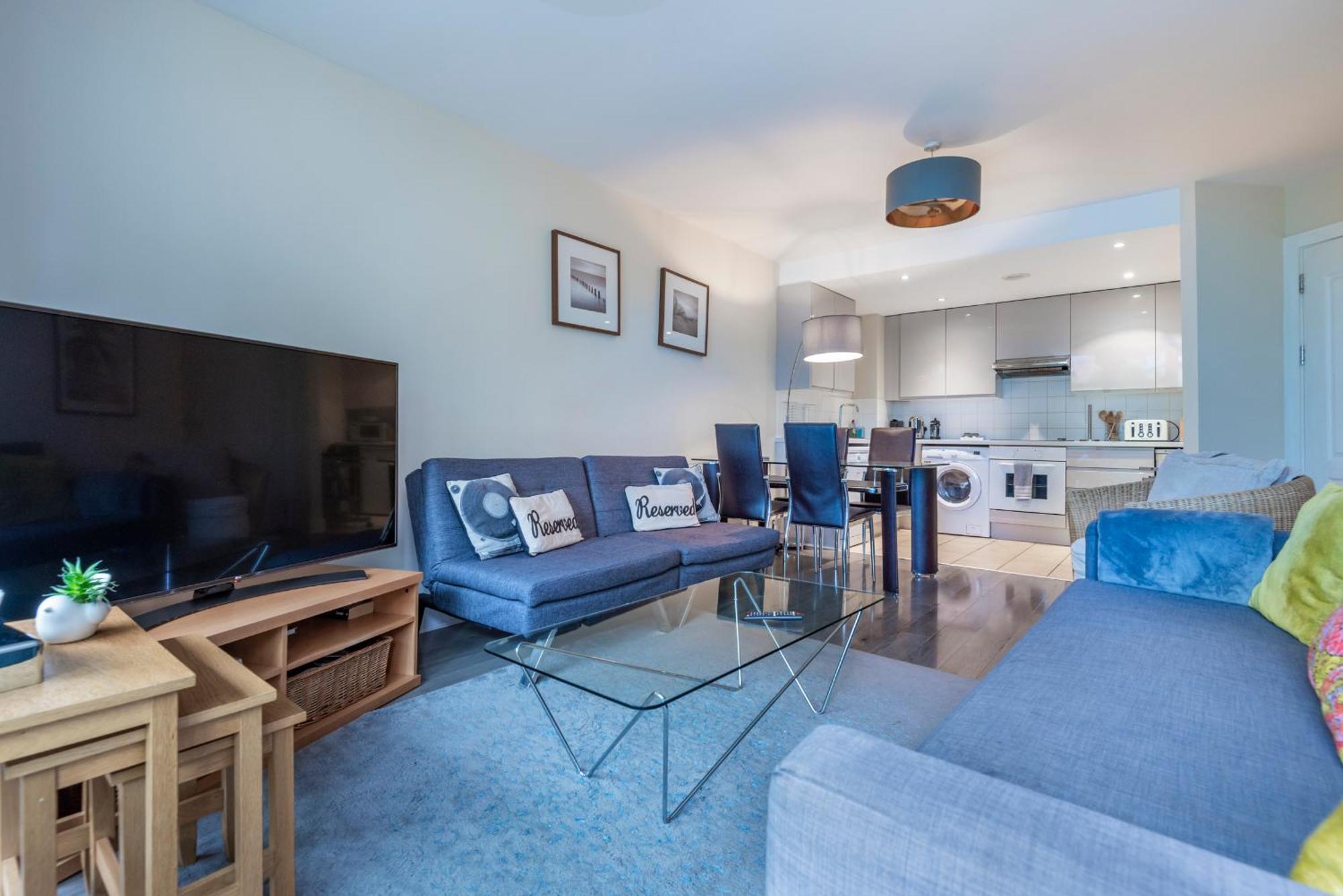 Battersea Power Station Apartment London Exterior photo